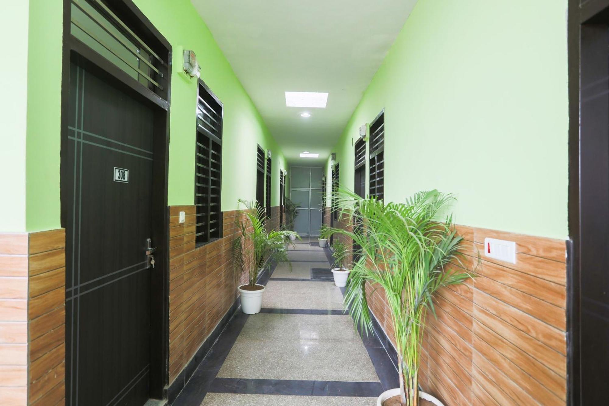 Capital O 85839 Hotel A-one Manesar Esterno foto
