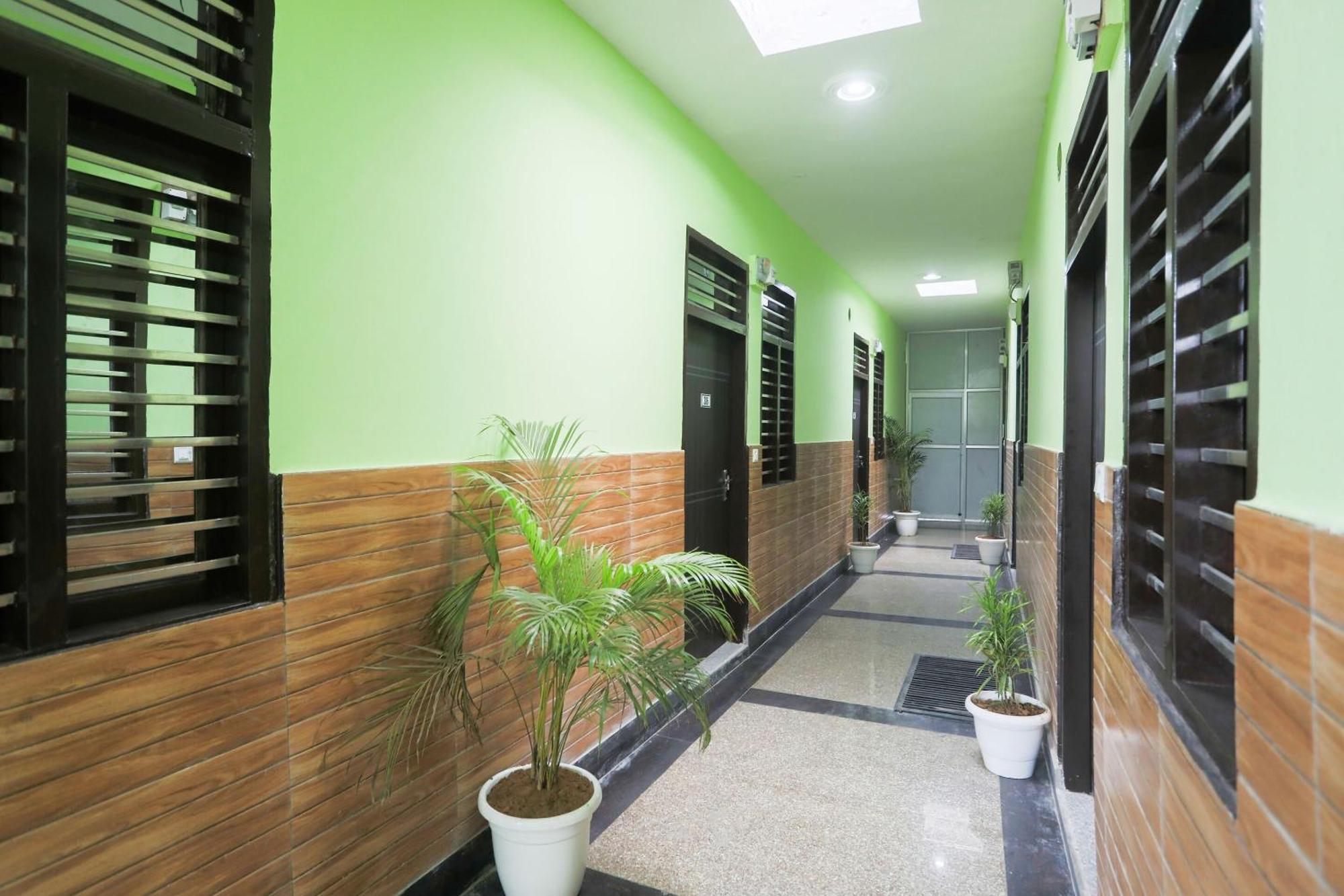 Capital O 85839 Hotel A-one Manesar Esterno foto