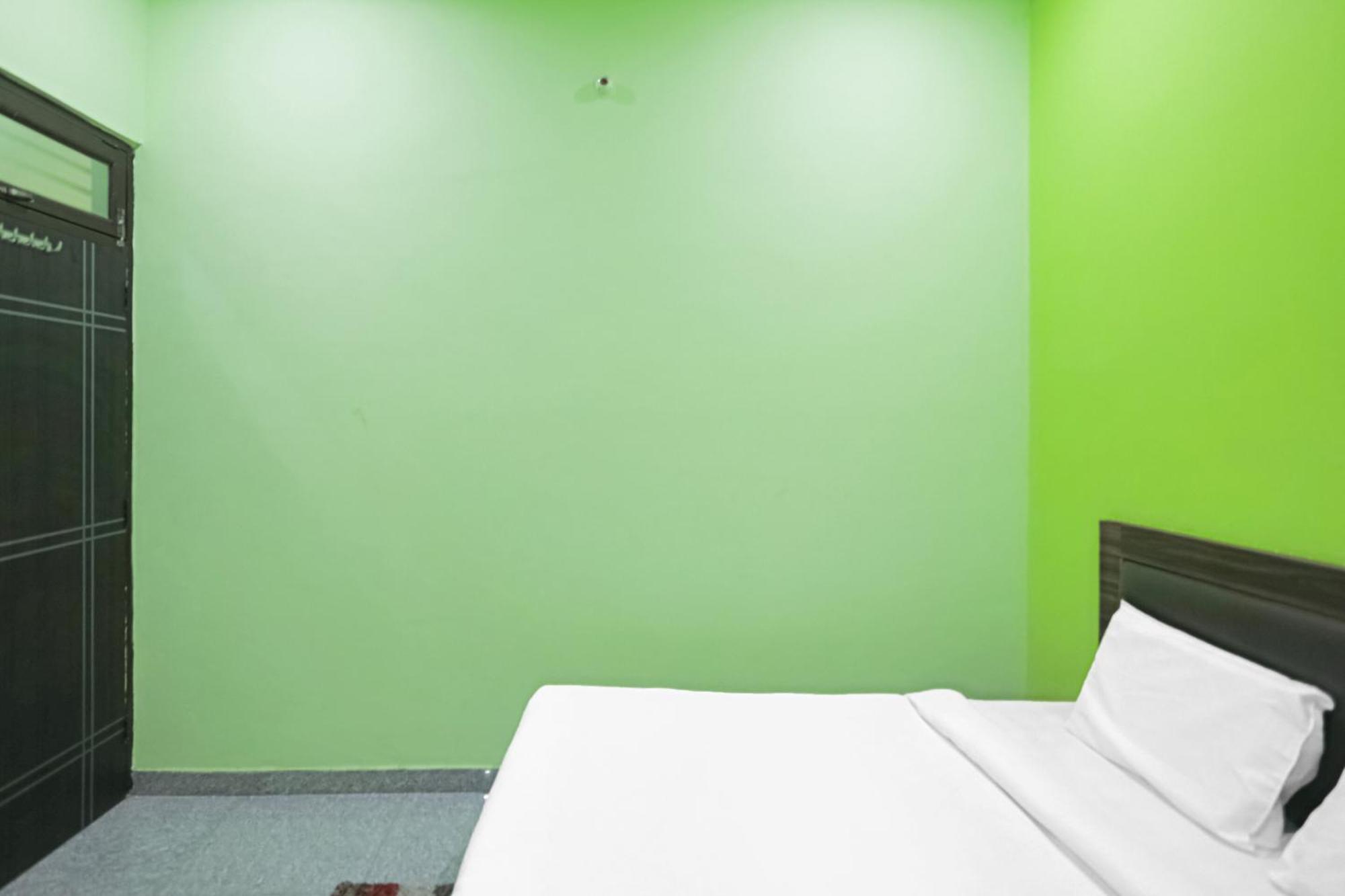Capital O 85839 Hotel A-one Manesar Esterno foto
