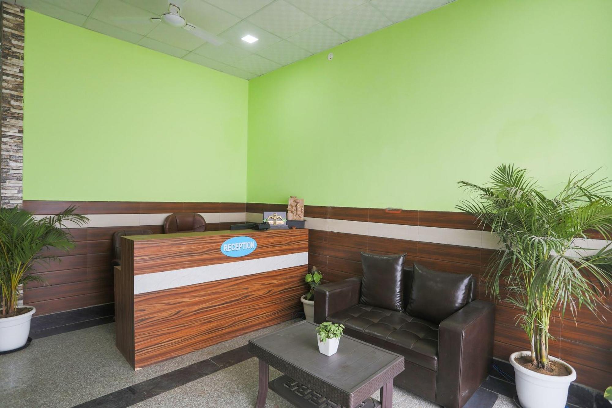 Capital O 85839 Hotel A-one Manesar Esterno foto