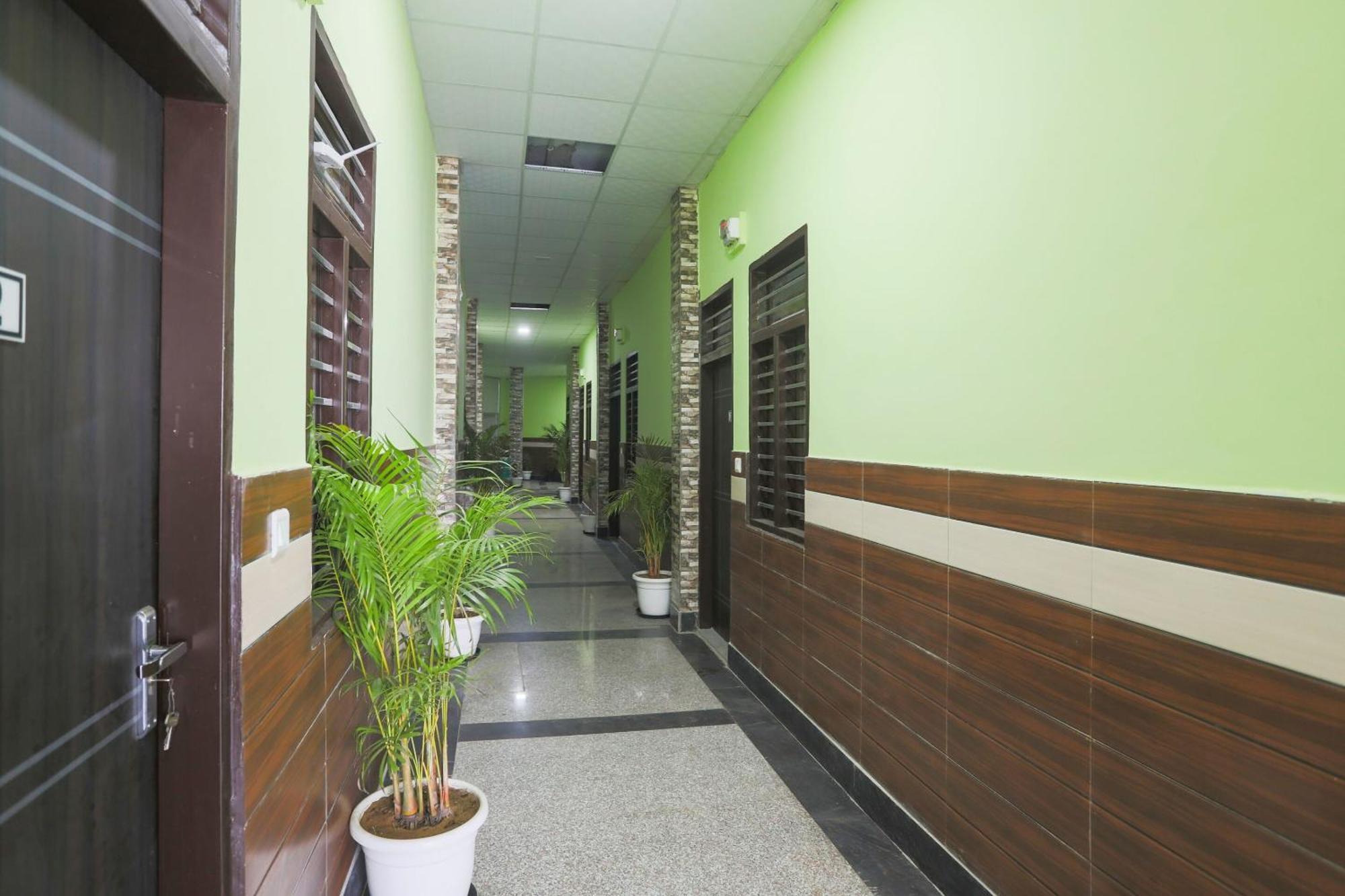Capital O 85839 Hotel A-one Manesar Esterno foto